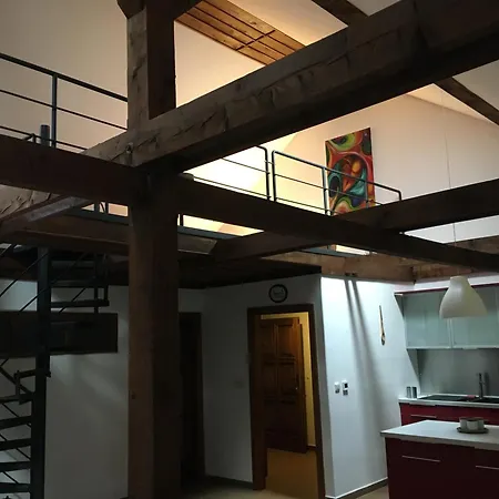 Apartment Holubnik Statecnych Zen Kralovych Luze