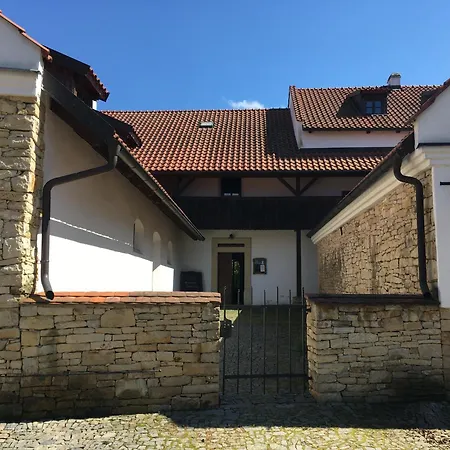 Holubnik Statecnych Zen Kralovych *