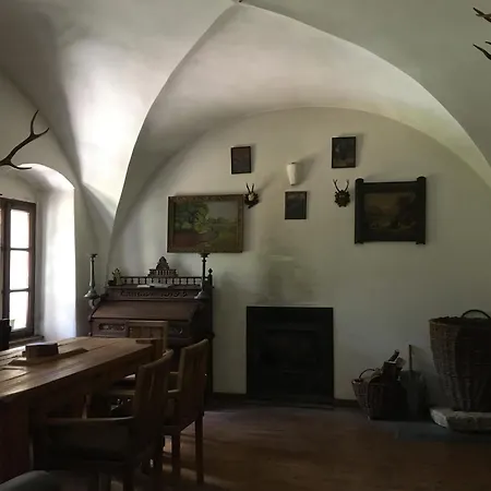 Holubnik Statecnych Zen Kralovych Διαμέρισμα