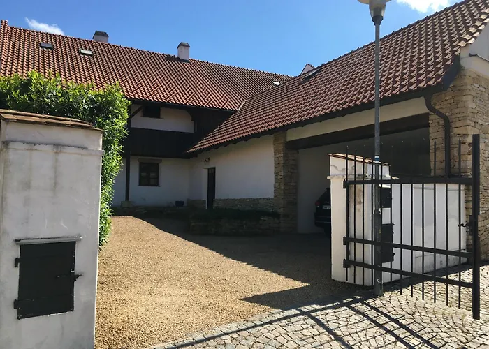 Holubnik Statecnych Zen Kralovych * Luze