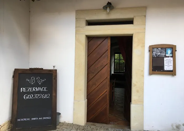 Holubnik Statecnych Zen Kralovych Luže