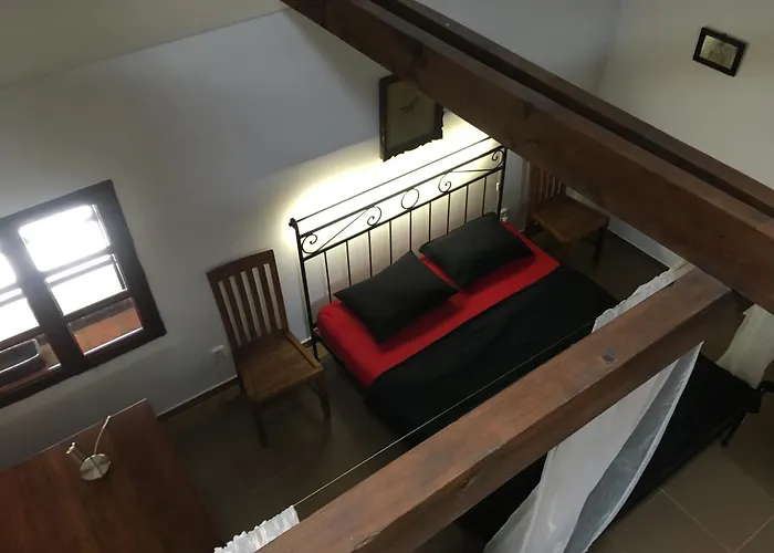 Daire Holubnik Statecnych Zen Kralovych Luže