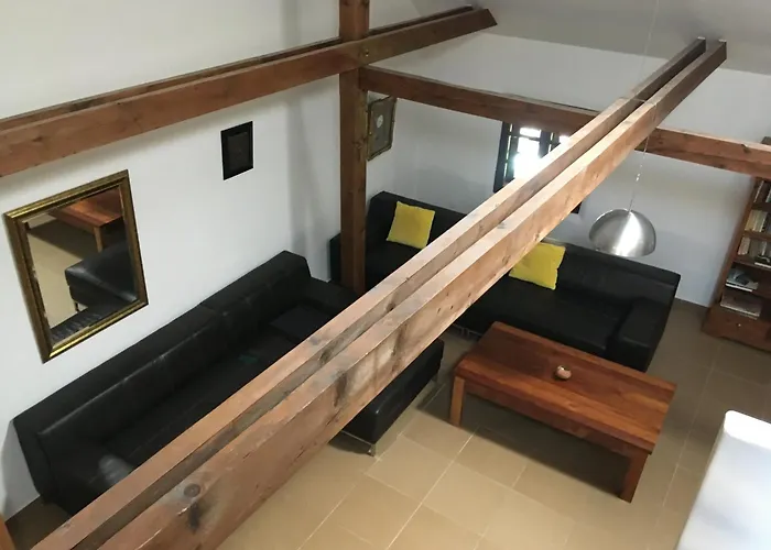 Holubnik Statecnych Zen Kralovych Luže