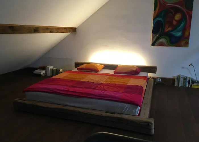 Holubnik Statecnych Zen Kralovych Daire Luže