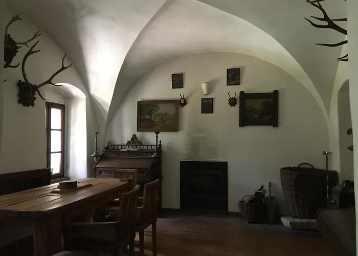 Holubnik Statecnych Zen Kralovych Апартаменты